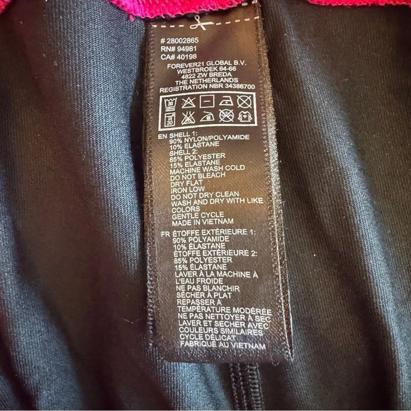 Like New Forever 21 Atheltic Workout  Stretchy Capri Pants Black Pink Band Sz L - Picture 8 of 10